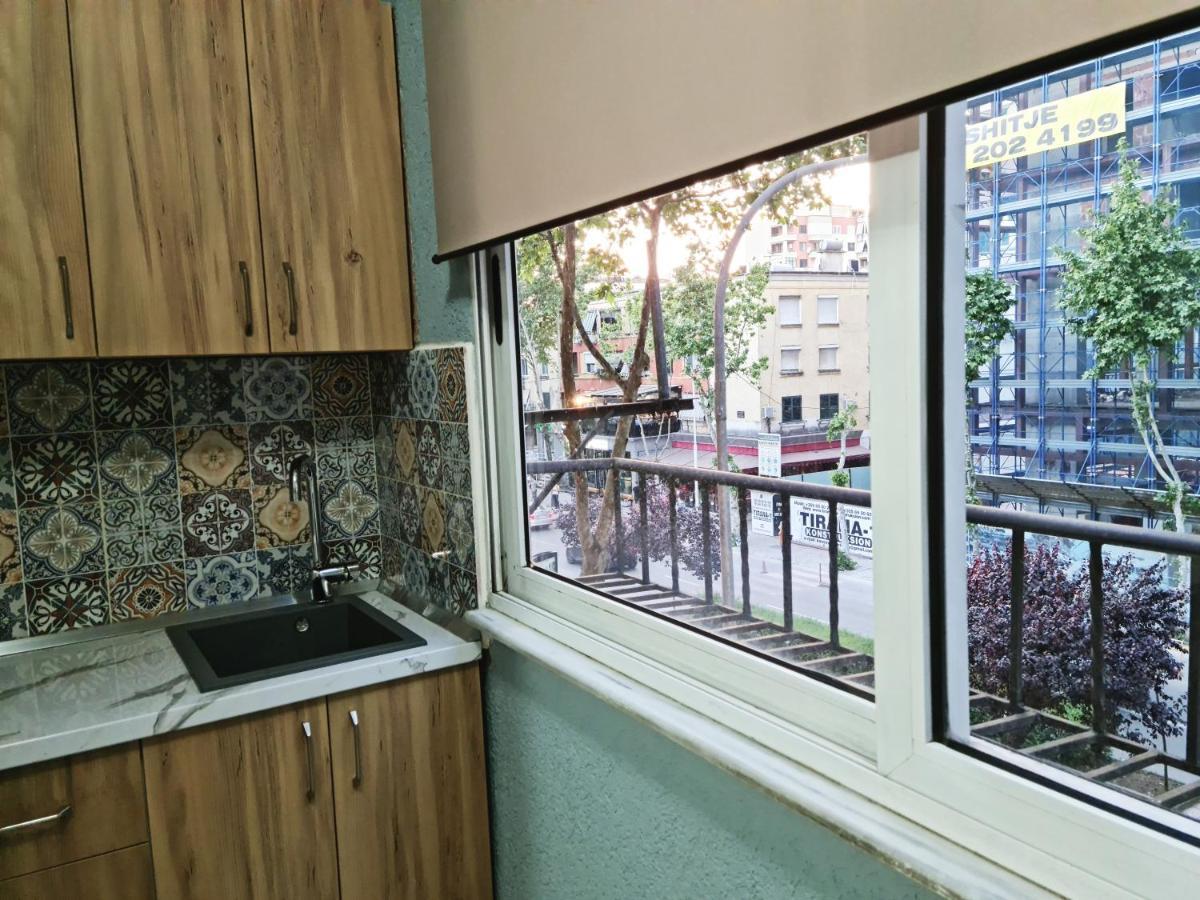 Appartamento 2V1 - 21 Dhjetori Am Tirana Esterno foto