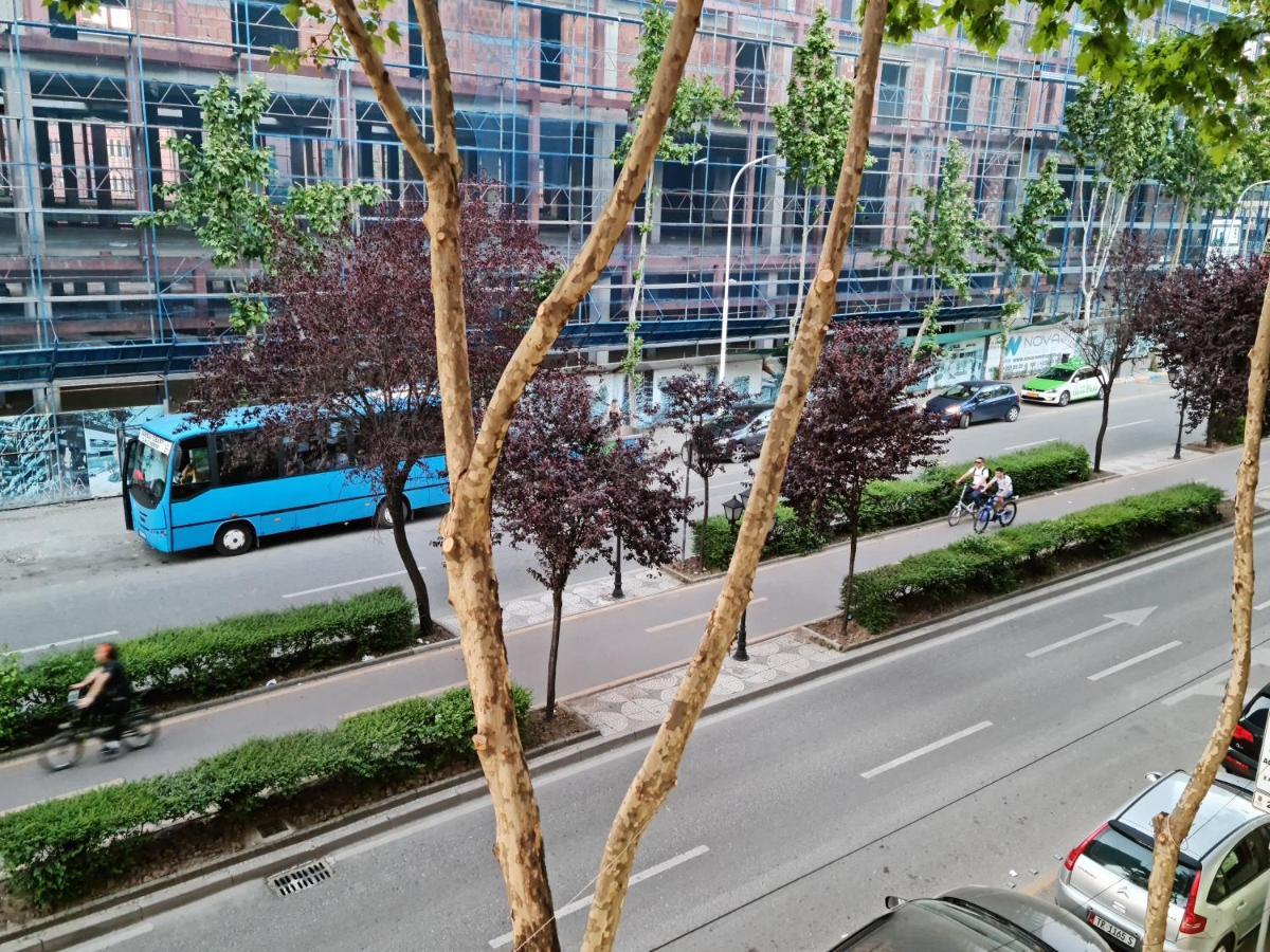 Appartamento 2V1 - 21 Dhjetori Am Tirana Esterno foto